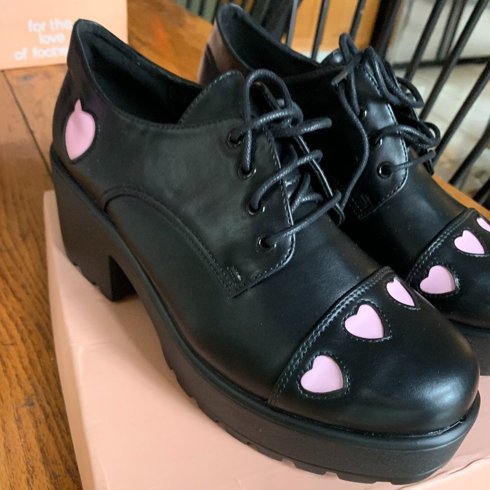 BRAND NEW - Chunky Heart Mary Janes